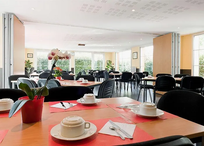 Appart hôtel Residhotel Les Hauts D'andilly 3*